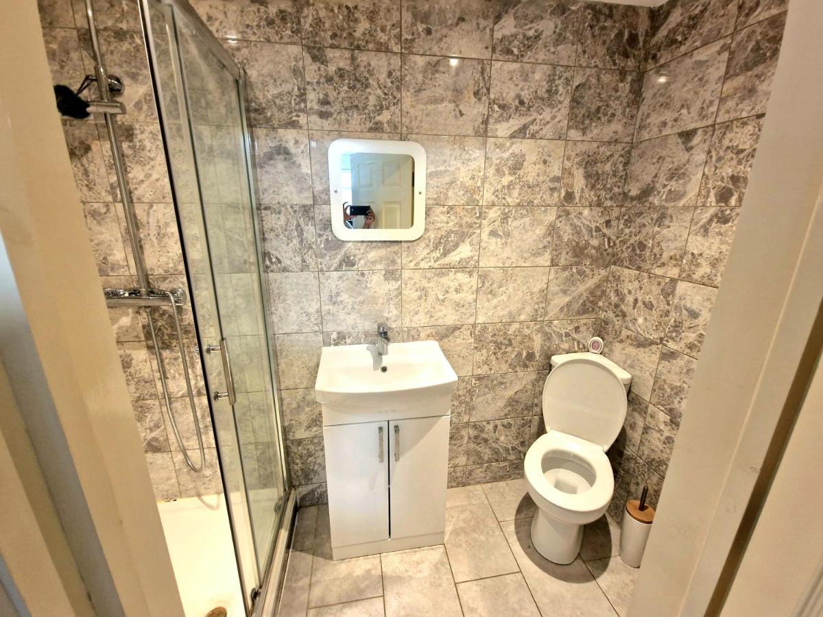 Mile End Budget Guesthouse Londen Buitenkant foto