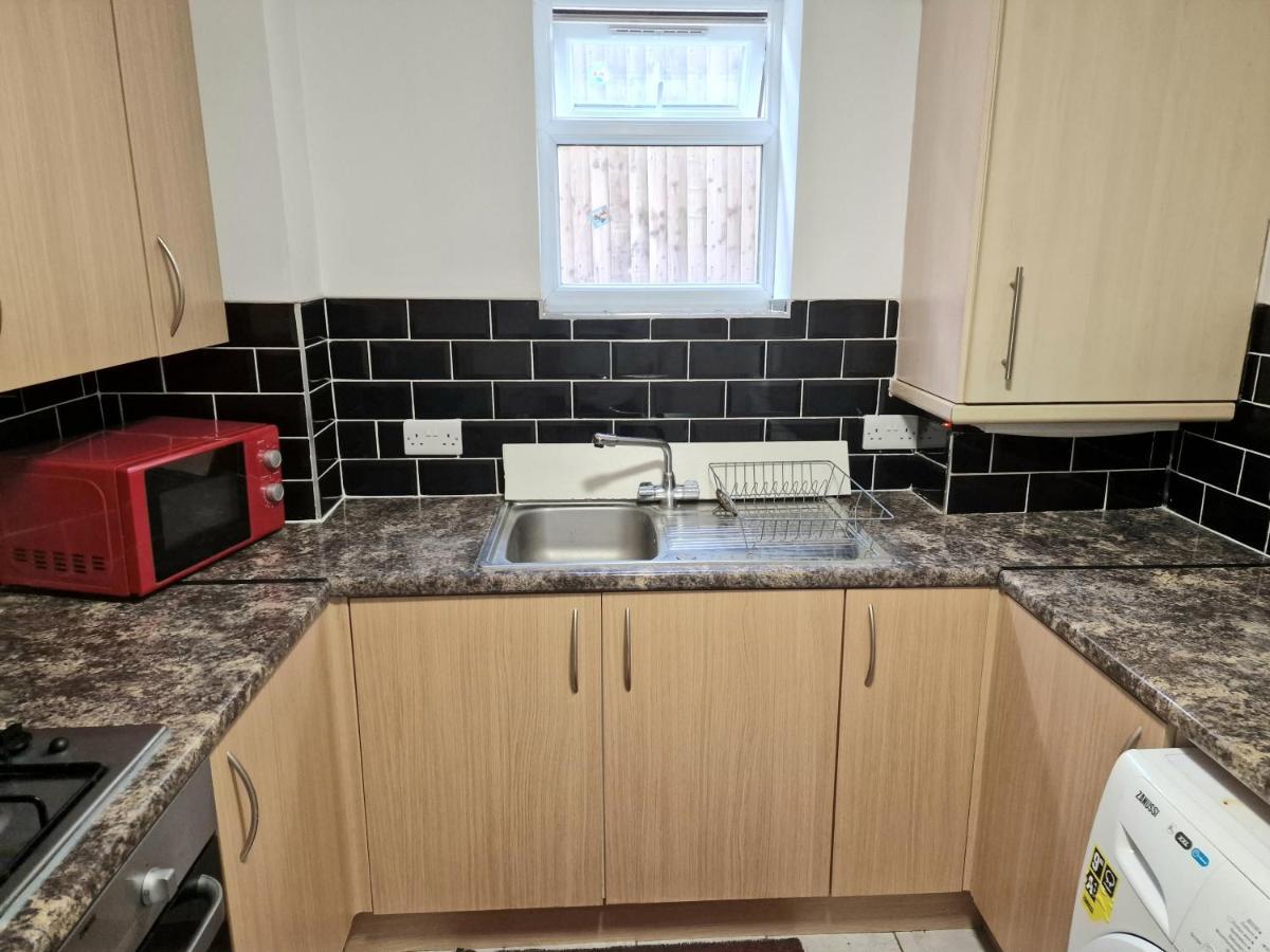 Mile End Budget Guesthouse Londen Buitenkant foto