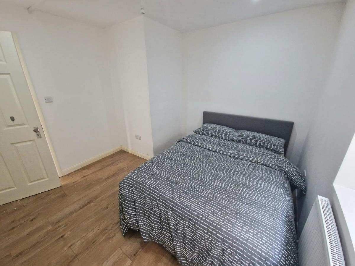 Mile End Budget Guesthouse Londen Buitenkant foto