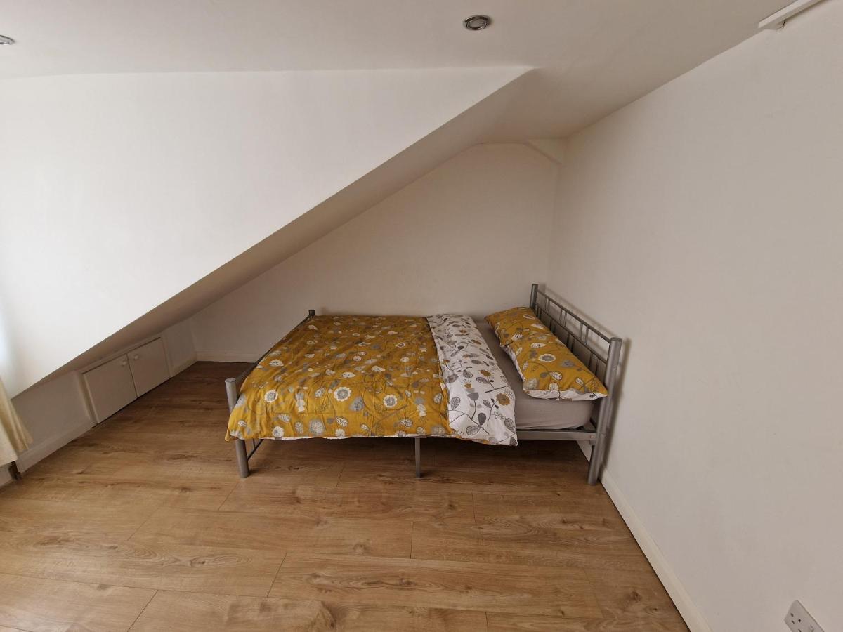 Mile End Budget Guesthouse Londen Buitenkant foto