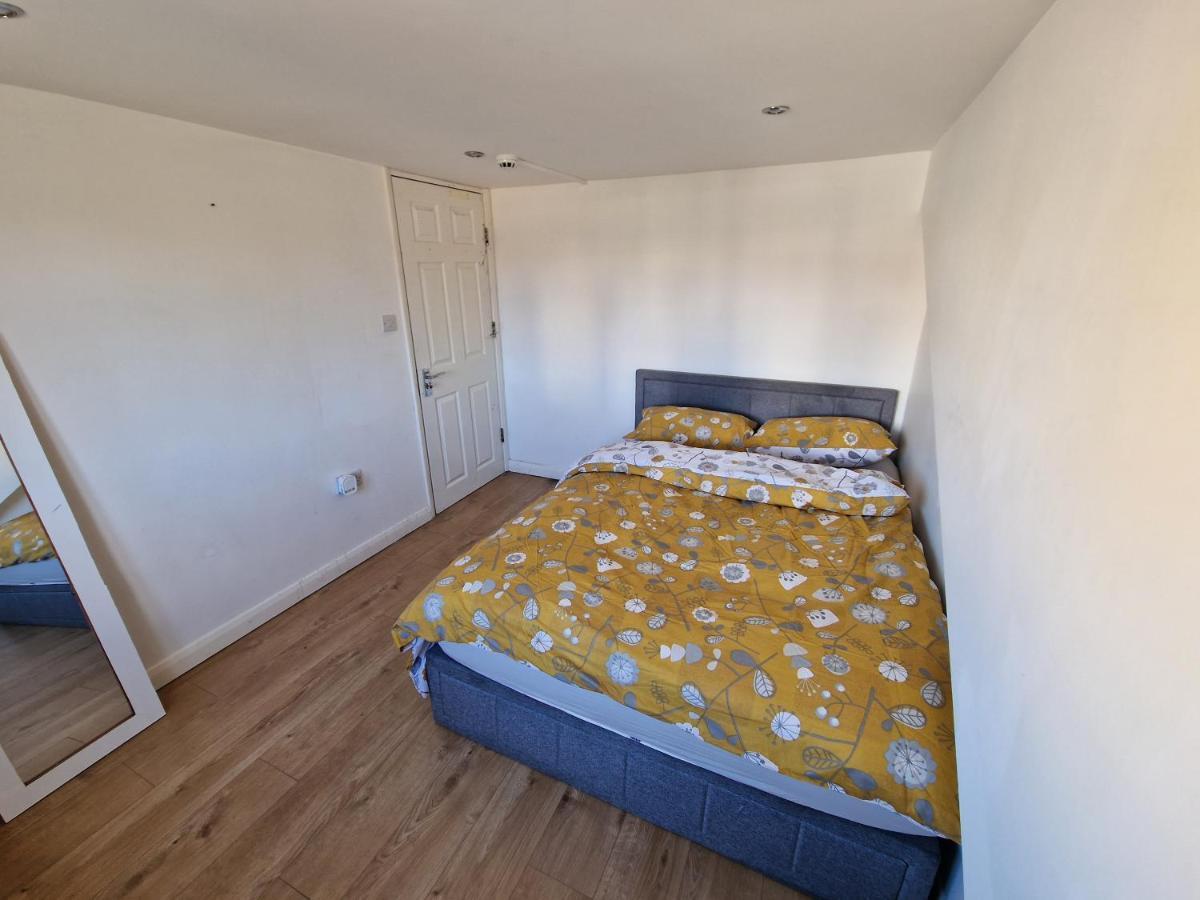 Mile End Budget Guesthouse Londen Buitenkant foto